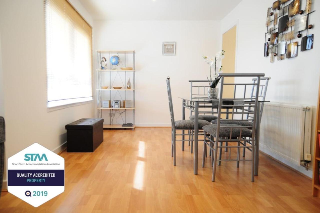 New Glasgow Family Home - Private Parking Exteriör bild
