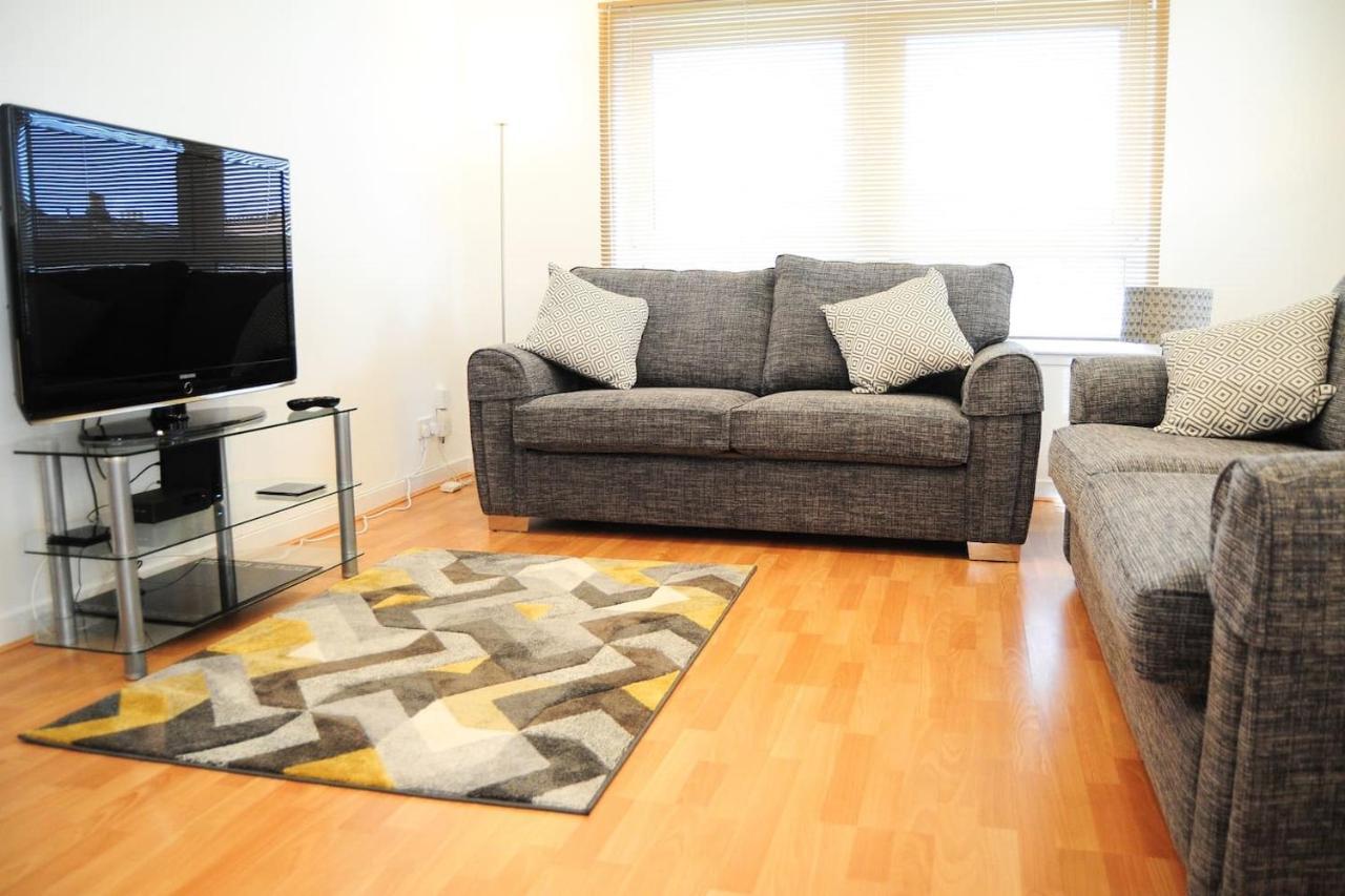 New Glasgow Family Home - Private Parking Exteriör bild